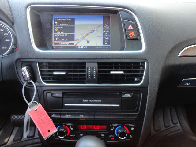 2011 Audi Q5 LS 3000 Down