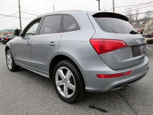 2011 Audi Q5 4dr SR5 3.4L Auto 4WD