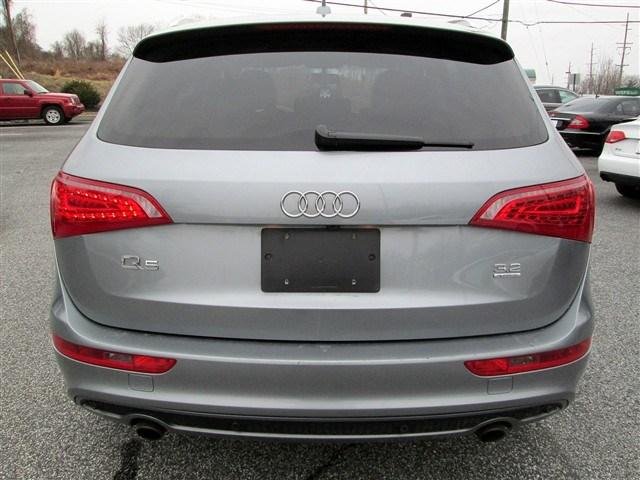 2011 Audi Q5 4dr SR5 3.4L Auto 4WD