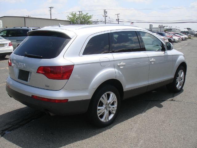 2009 Audi Q7 Xeking Cab