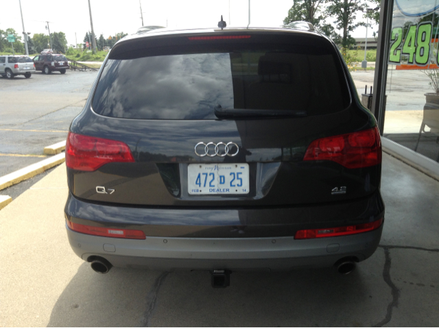 2009 Audi Q7 Unknown