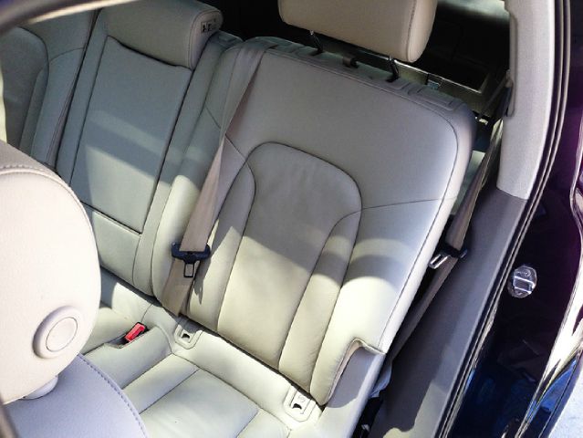 2011 Audi Q7 4dr Sdn Man Late Avail