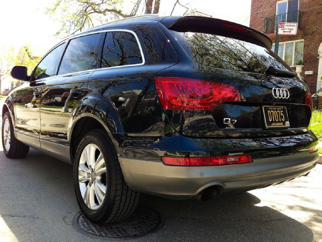 2011 Audi Q7 4dr Sdn Man Late Avail
