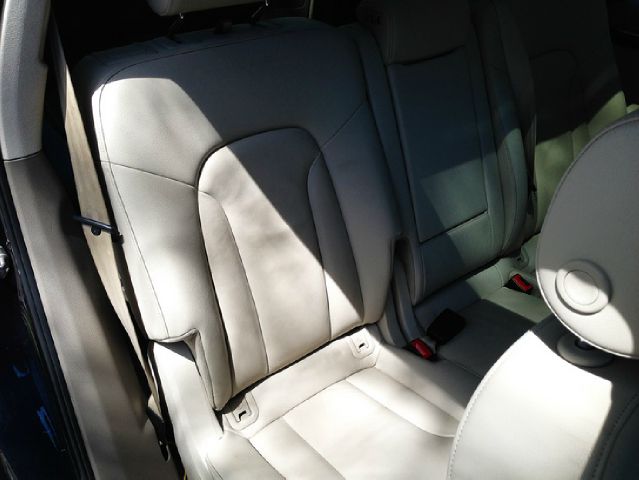 2011 Audi Q7 4dr Sdn Man Late Avail