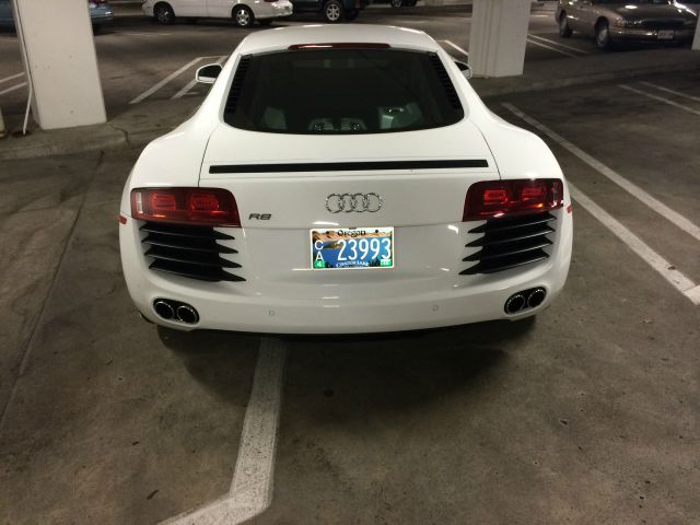 2009 Audi R8 2008 Nissan 1.8