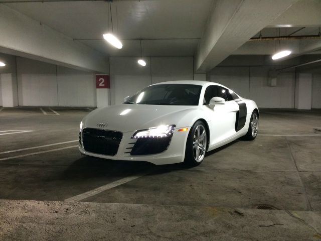 2009 Audi R8 2008 Nissan 1.8