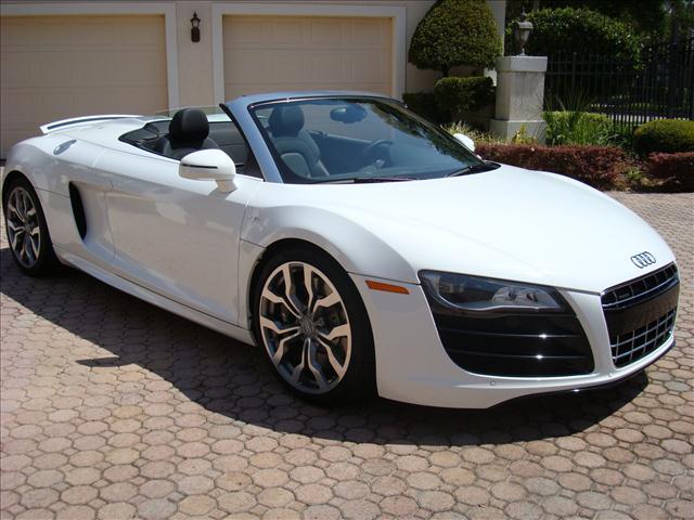 2011 Audi R8 Black/grey