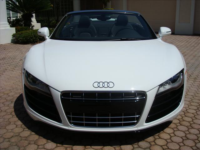 2011 Audi R8 Black/grey