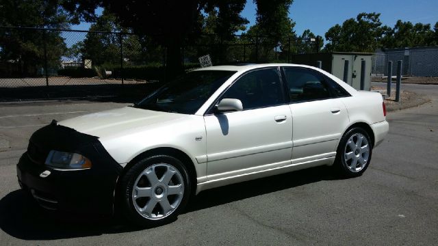 2001 Audi S4 29