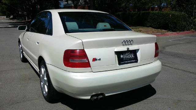 2001 Audi S4 29