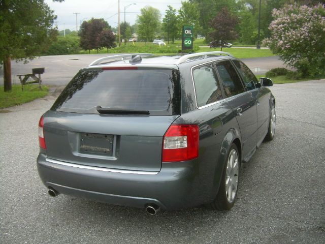 2004 Audi S4 WGN Touring