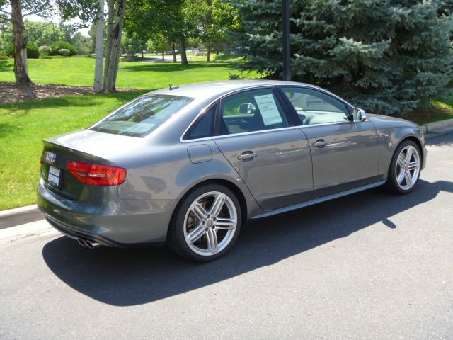 2013 Audi S4 CX W/ 2nd Row Quads, 3rd ROW Seatingrear BACK U