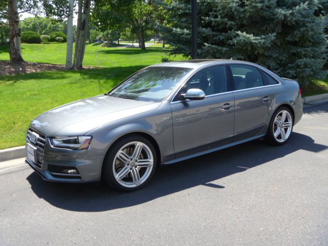 2013 Audi S4 CX W/ 2nd Row Quads, 3rd ROW Seatingrear BACK U