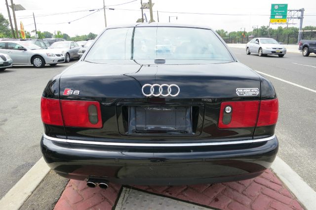 2002 Audi S8 8
