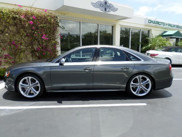 2013 Audi S8 4X4 Sunroof, Leather