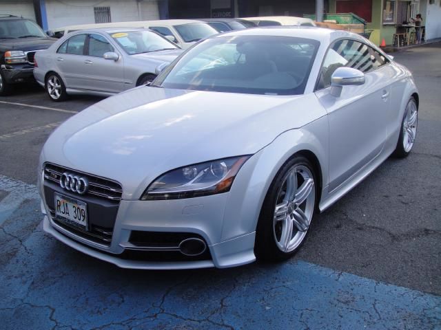 2011 Audi TTS 15 Utilimaster Utilivan II