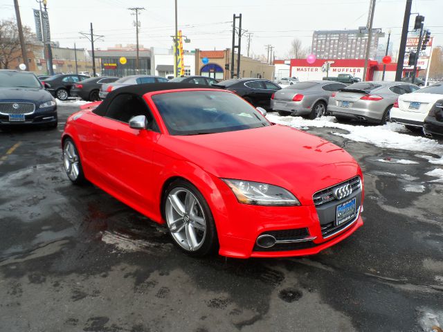 2013 Audi TTS Nav-awd-2 Tv/dvd IN Headrests-quads-third-moon-6 C