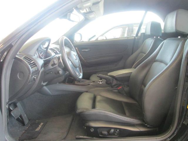 2011 BMW 1 series 2.5L SE