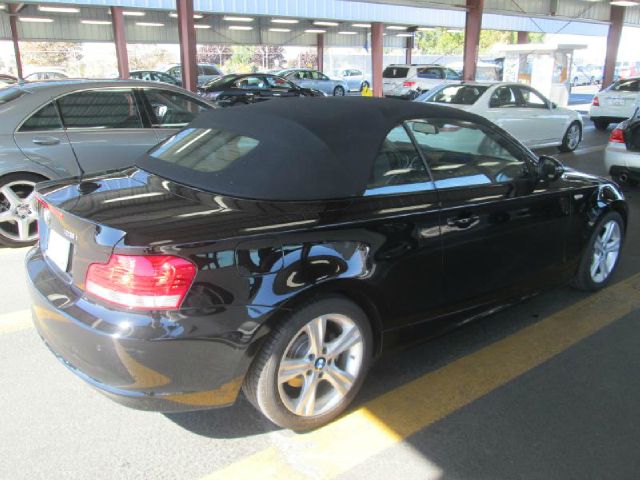 2011 BMW 1 series 2.5L SE
