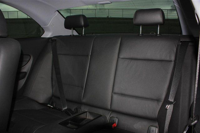 2011 BMW 1 series 2.5L SE