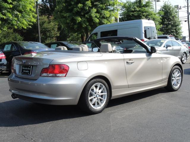 2011 BMW 1 series 4X4 Sunroof, Leather