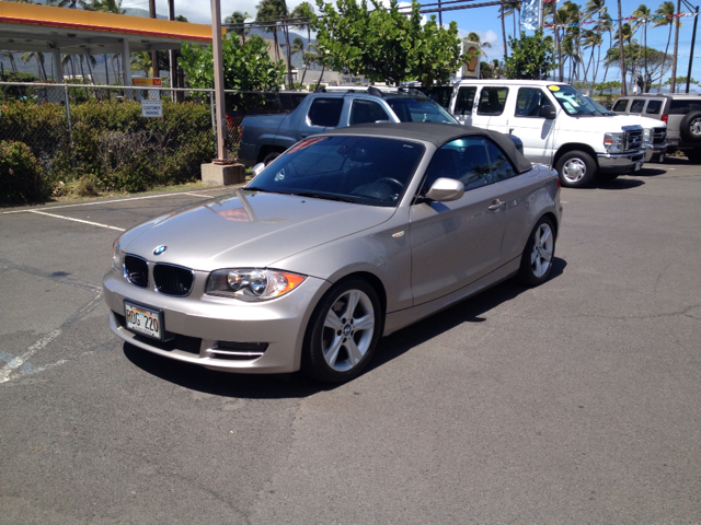 2011 BMW 1 series 2.5L SE