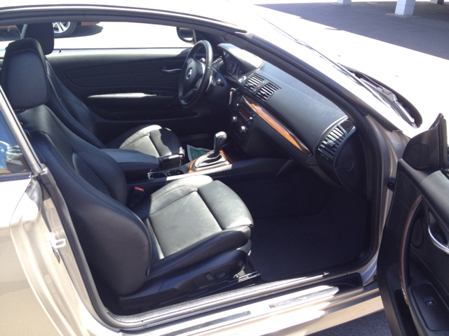 2011 BMW 1 series 2.5L SE