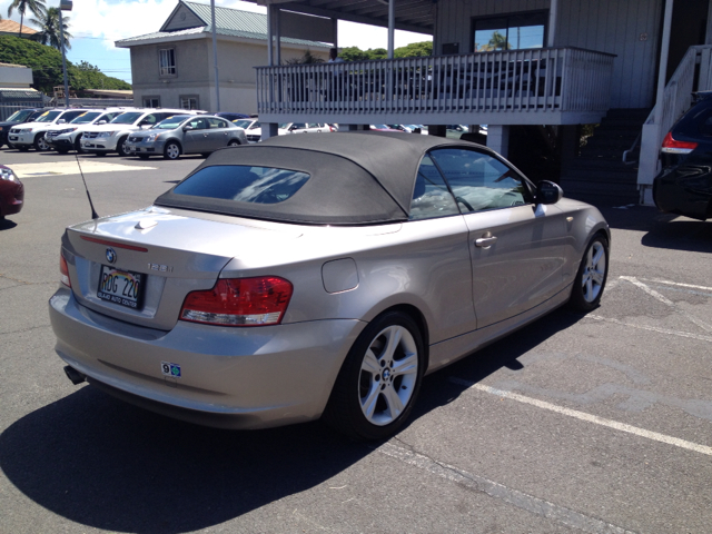 2011 BMW 1 series 2.5L SE
