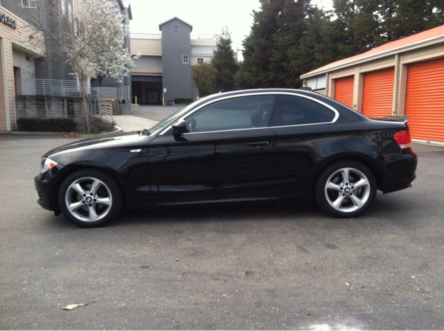 2011 BMW 1 series Ertible BASE Manual