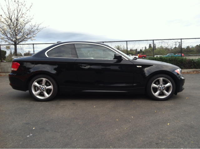 2011 BMW 1 series Ertible BASE Manual