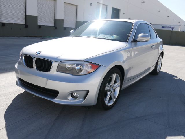 2012 BMW 1 series 2.5L SE