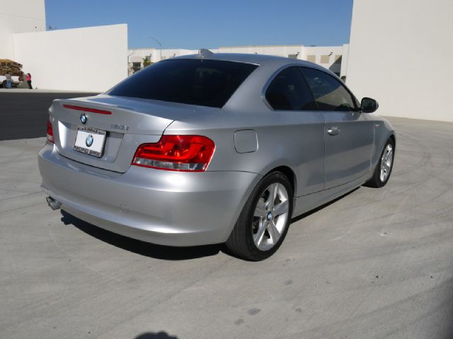 2012 BMW 1 series 2.5L SE