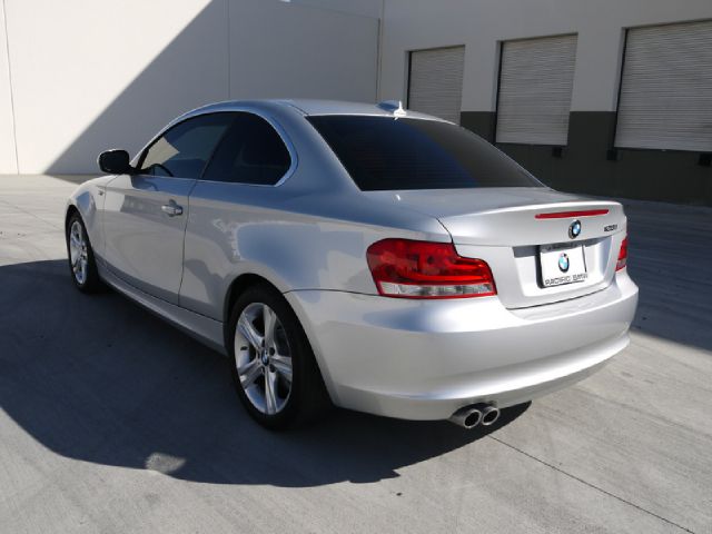 2012 BMW 1 series 2.5L SE