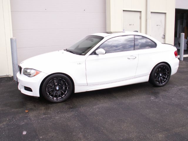 2009 BMW 1 series 2.5L SE