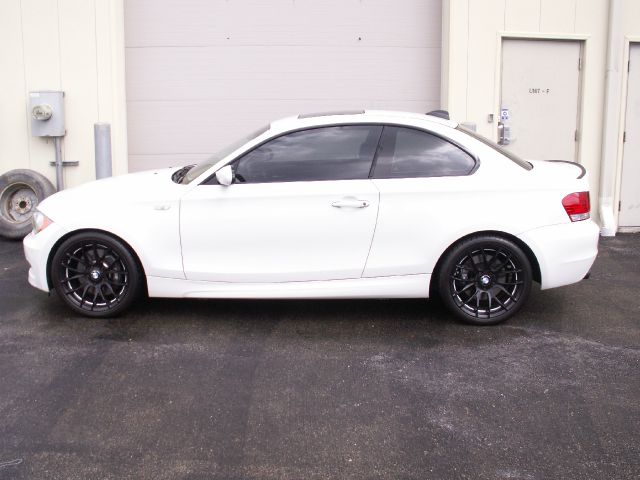 2009 BMW 1 series 2.5L SE