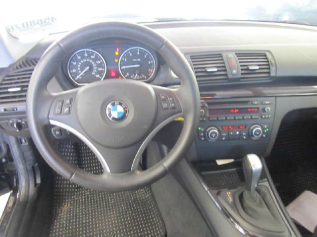 2010 BMW 1 series 2.5L SE