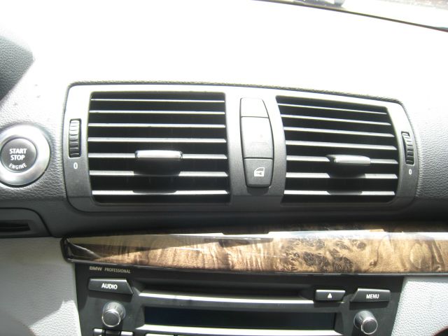 2010 BMW 1 series 2.5L SE