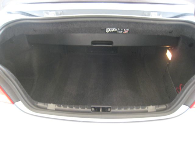 2010 BMW 1 series 2.5L SE