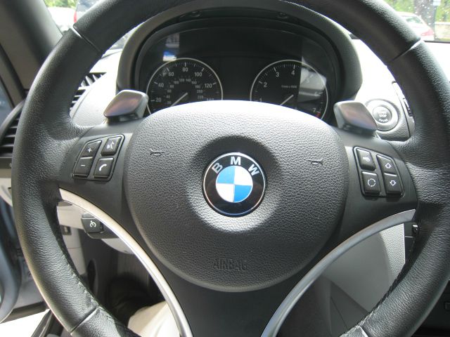 2010 BMW 1 series 2.5L SE