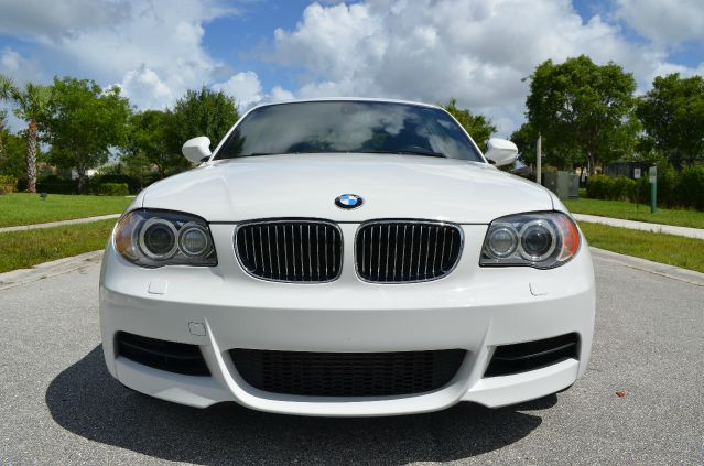 2010 BMW 1 series 2.5L SE