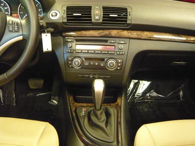 2011 BMW 1 series 2.5L SE