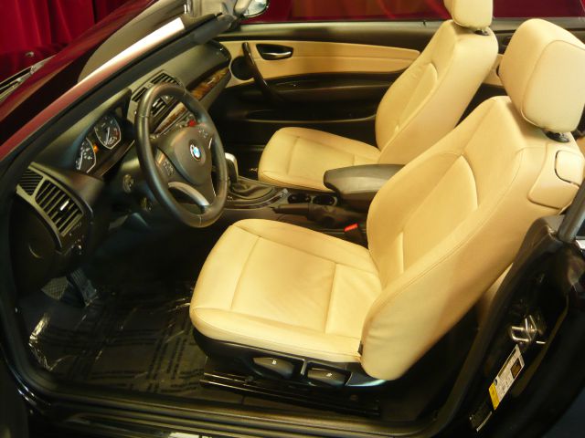 2011 BMW 1 series 2.5L SE