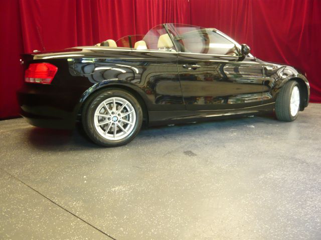 2011 BMW 1 series 2.5L SE