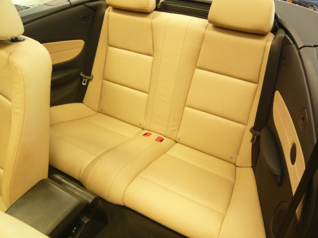 2011 BMW 1 series 2.5L SE