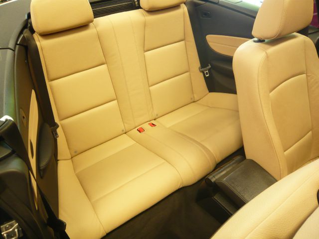 2011 BMW 1 series 2.5L SE