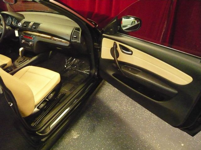 2011 BMW 1 series 2.5L SE