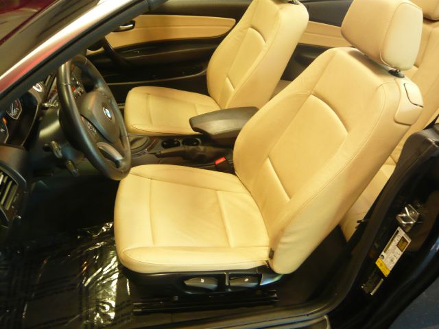 2011 BMW 1 series 2.5L SE