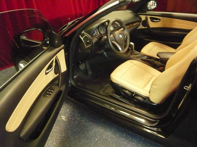 2011 BMW 1 series 2.5L SE