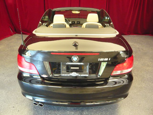 2011 BMW 1 series 2.5L SE