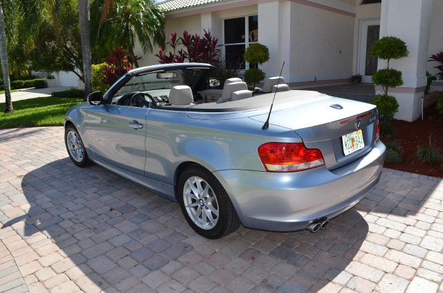 2011 BMW 1 series 2.5L SE